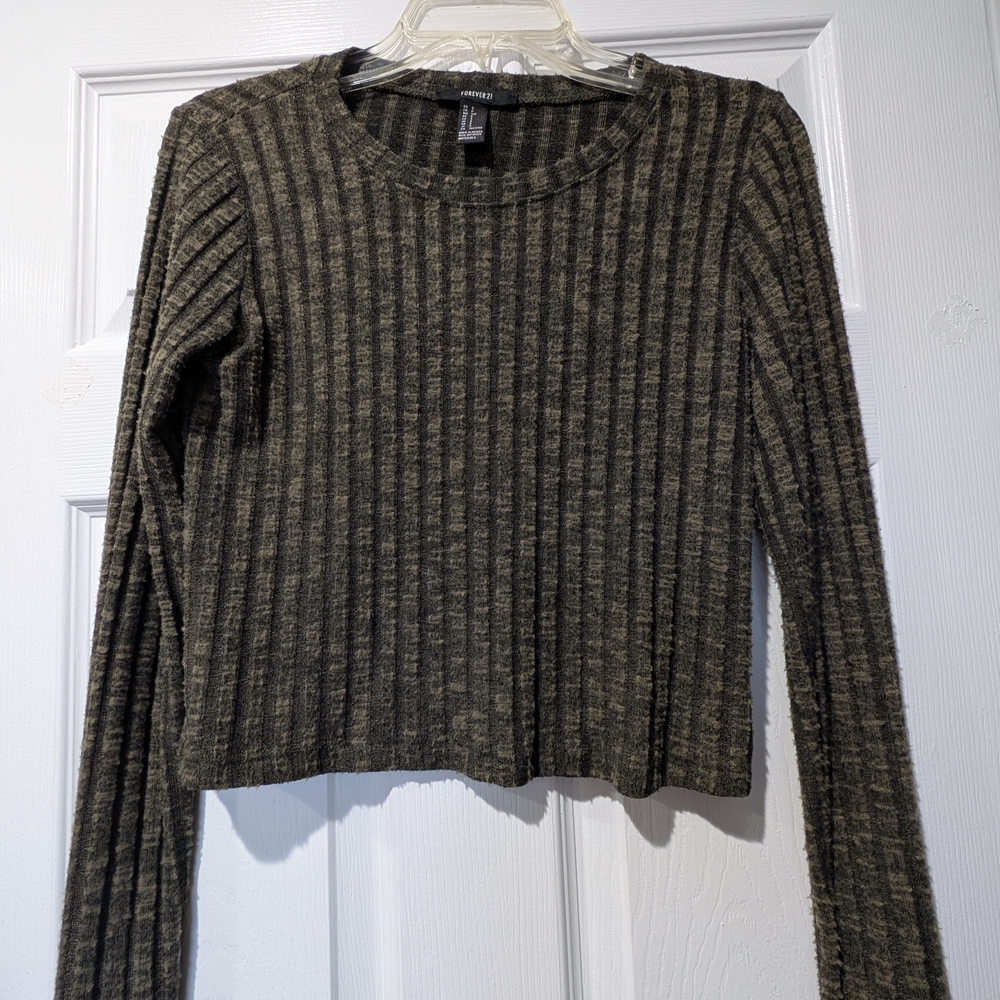 Womens Cropped Long Sleeve Top - Olive Green